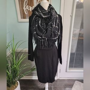 Nwt Women's large black dress with scarf